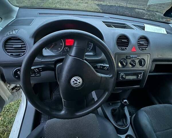 Білий Фольксваген Кадді, об'ємом двигуна 1.97 л та пробігом 330 тис. км за 5200 $, фото 2 на Automoto.ua