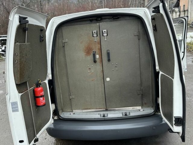 Белый Фольксваген Кадди, объемом двигателя 1.9 л и пробегом 337 тыс. км за 2350 $, фото 23 на Automoto.ua