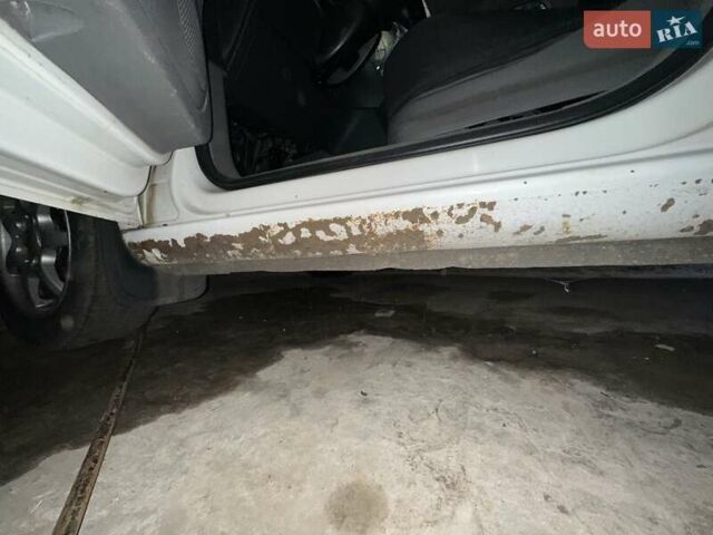 Білий Фольксваген Кадді, об'ємом двигуна 2 л та пробігом 385 тис. км за 4500 $, фото 5 на Automoto.ua