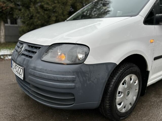 Белый Фольксваген Кадди, объемом двигателя 1.9 л и пробегом 337 тыс. км за 2350 $, фото 6 на Automoto.ua