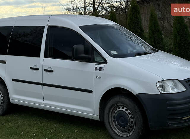 Белый Фольксваген Кадди, объемом двигателя 2 л и пробегом 141 тыс. км за 5100 $, фото 1 на Automoto.ua