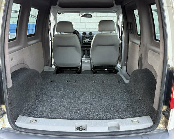 Белый Фольксваген Кадди, объемом двигателя 2 л и пробегом 250 тыс. км за 6500 $, фото 33 на Automoto.ua