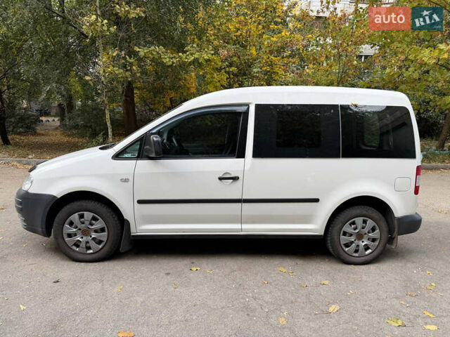 Белый Фольксваген Кадди, объемом двигателя 1.9 л и пробегом 218 тыс. км за 6800 $, фото 2 на Automoto.ua