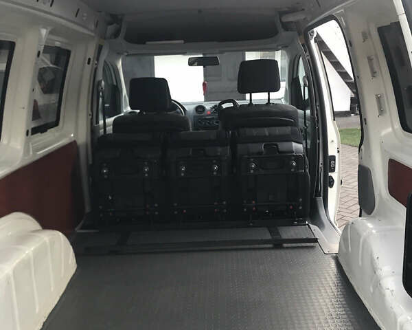 Белый Фольксваген Кадди, объемом двигателя 1.97 л и пробегом 170 тыс. км за 6200 $, фото 18 на Automoto.ua