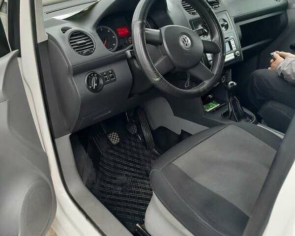 Белый Фольксваген Кадди, объемом двигателя 1.9 л и пробегом 370 тыс. км за 6700 $, фото 7 на Automoto.ua