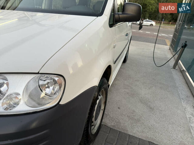 Белый Фольксваген Кадди, объемом двигателя 2 л и пробегом 250 тыс. км за 6500 $, фото 7 на Automoto.ua