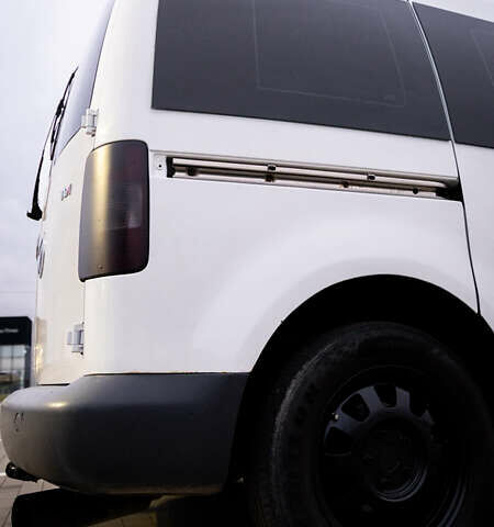 Белый Фольксваген Кадди, объемом двигателя 1.9 л и пробегом 273 тыс. км за 7000 $, фото 8 на Automoto.ua