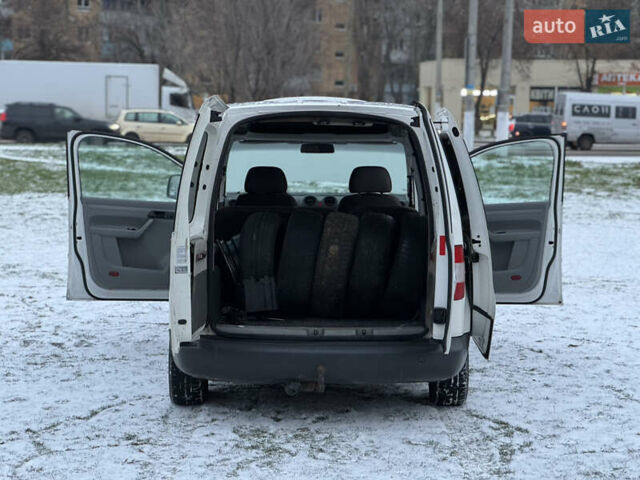 Белый Фольксваген Кадди, объемом двигателя 1.9 л и пробегом 240 тыс. км за 4550 $, фото 15 на Automoto.ua