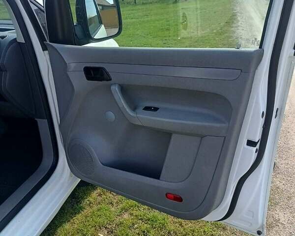 Белый Фольксваген Кадди, объемом двигателя 2 л и пробегом 360 тыс. км за 6900 $, фото 13 на Automoto.ua