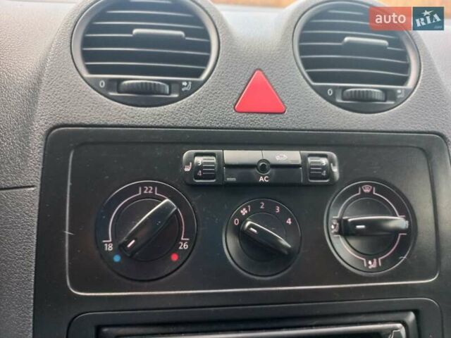 Белый Фольксваген Кадди, объемом двигателя 1.9 л и пробегом 413 тыс. км за 4200 $, фото 20 на Automoto.ua