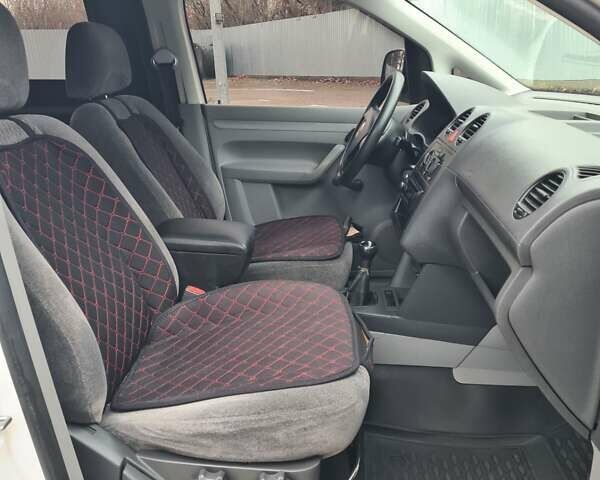 Белый Фольксваген Кадди, объемом двигателя 1.97 л и пробегом 257 тыс. км за 5300 $, фото 24 на Automoto.ua