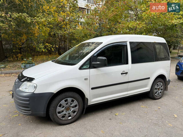 Белый Фольксваген Кадди, объемом двигателя 1.9 л и пробегом 218 тыс. км за 6800 $, фото 1 на Automoto.ua