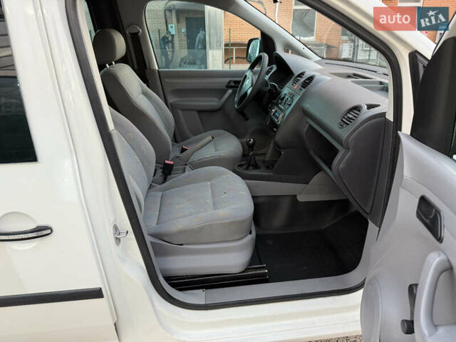 Белый Фольксваген Кадди, объемом двигателя 2 л и пробегом 250 тыс. км за 6500 $, фото 13 на Automoto.ua