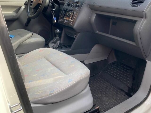 Білий Фольксваген Кадді, об'ємом двигуна 2 л та пробігом 388 тис. км за 4900 $, фото 9 на Automoto.ua