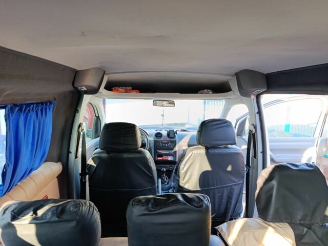 Белый Фольксваген Кадди, объемом двигателя 2 л и пробегом 250 тыс. км за 6000 $, фото 7 на Automoto.ua