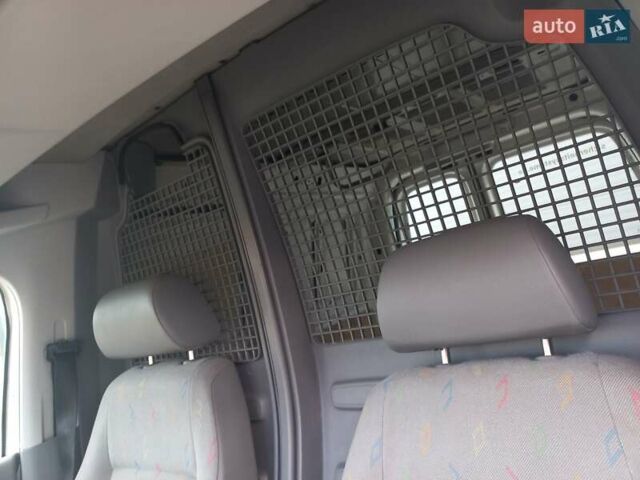 Белый Фольксваген Кадди, объемом двигателя 1.9 л и пробегом 413 тыс. км за 4200 $, фото 15 на Automoto.ua