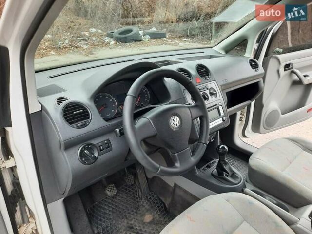Білий Фольксваген Кадді, об'ємом двигуна 2 л та пробігом 232 тис. км за 5600 $, фото 24 на Automoto.ua