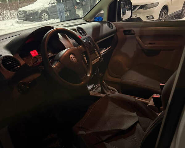 Білий Фольксваген Кадді, об'ємом двигуна 1.9 л та пробігом 370 тис. км за 4300 $, фото 8 на Automoto.ua