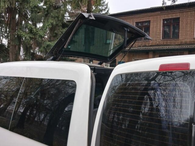 Білий Фольксваген Кадді, об'ємом двигуна 1.9 л та пробігом 155 тис. км за 6000 $, фото 5 на Automoto.ua