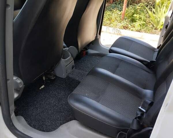 Белый Фольксваген Кадди, объемом двигателя 1.9 л и пробегом 365 тыс. км за 6000 $, фото 9 на Automoto.ua