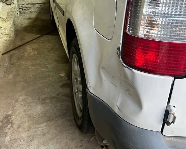 Білий Фольксваген Кадді, об'ємом двигуна 2 л та пробігом 385 тис. км за 4500 $, фото 3 на Automoto.ua