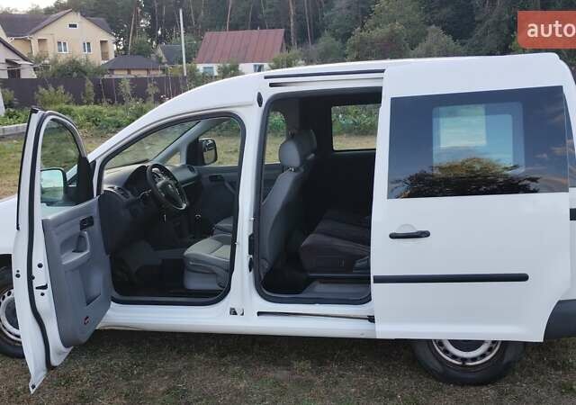 Белый Фольксваген Кадди, объемом двигателя 1.9 л и пробегом 288 тыс. км за 7300 $, фото 3 на Automoto.ua