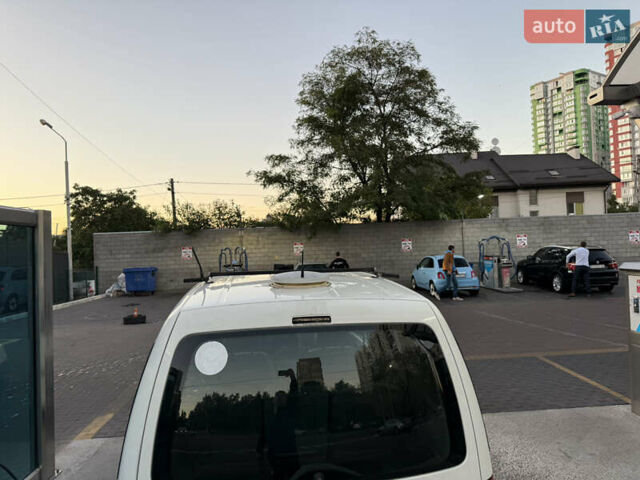 Белый Фольксваген Кадди, объемом двигателя 2 л и пробегом 250 тыс. км за 6500 $, фото 32 на Automoto.ua