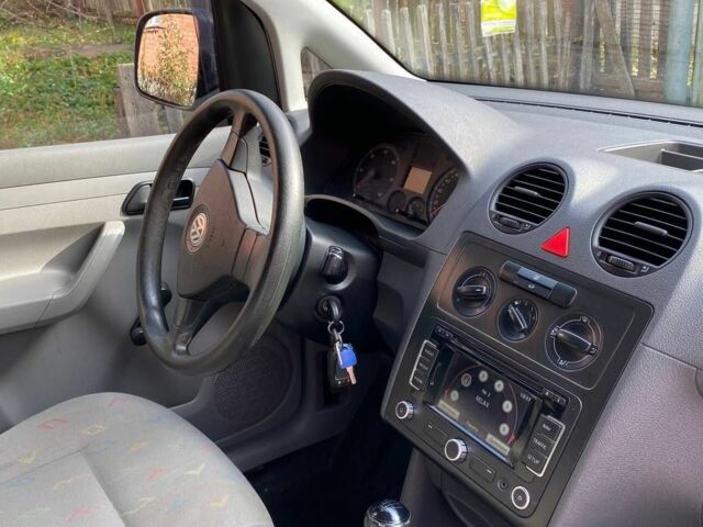 Білий Фольксваген Кадді, об'ємом двигуна 2 л та пробігом 388 тис. км за 4900 $, фото 7 на Automoto.ua