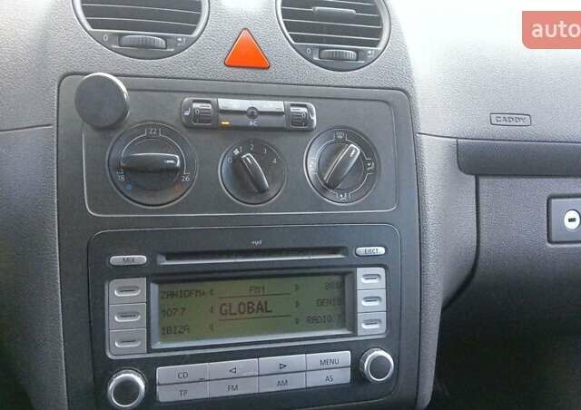 Белый Фольксваген Кадди, объемом двигателя 1.9 л и пробегом 350 тыс. км за 8300 $, фото 5 на Automoto.ua