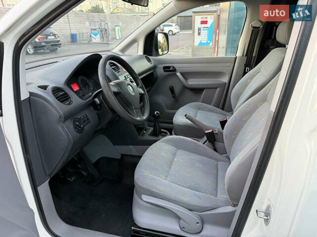 Белый Фольксваген Кадди, объемом двигателя 2 л и пробегом 250 тыс. км за 6500 $, фото 2 на Automoto.ua