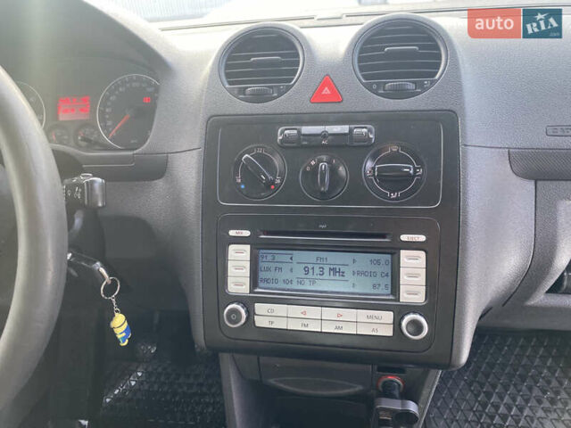 Белый Фольксваген Кадди, объемом двигателя 1.9 л и пробегом 212 тыс. км за 5400 $, фото 8 на Automoto.ua