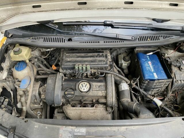 Белый Фольксваген Кадди, объемом двигателя 1.4 л и пробегом 313 тыс. км за 5700 $, фото 10 на Automoto.ua