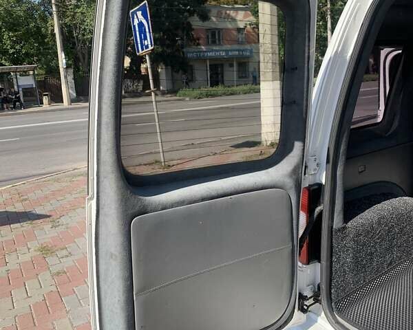 Белый Фольксваген Кадди, объемом двигателя 1.98 л и пробегом 470 тыс. км за 4900 $, фото 15 на Automoto.ua