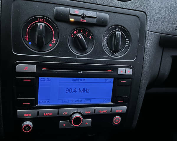 Белый Фольксваген Кадди, объемом двигателя 1.97 л и пробегом 252 тыс. км за 7600 $, фото 17 на Automoto.ua