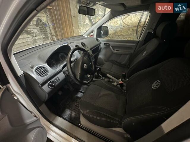 Білий Фольксваген Кадді, об'ємом двигуна 2 л та пробігом 385 тис. км за 4500 $, фото 6 на Automoto.ua