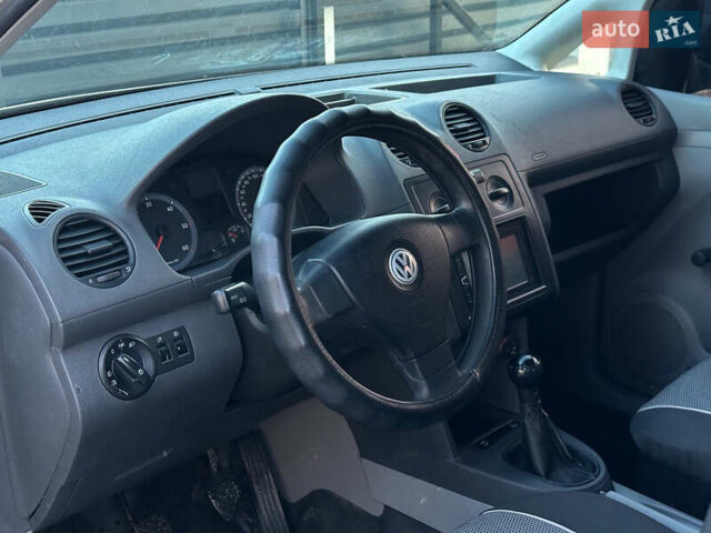 Белый Фольксваген Кадди, объемом двигателя 1.9 л и пробегом 240 тыс. км за 5200 $, фото 13 на Automoto.ua