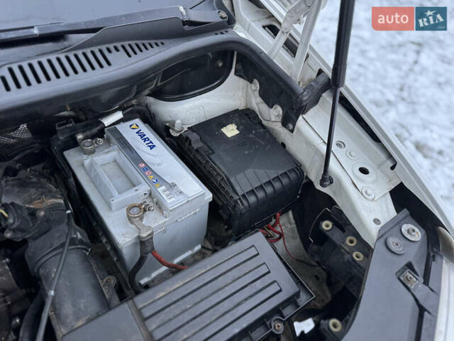 Белый Фольксваген Кадди, объемом двигателя 1.9 л и пробегом 240 тыс. км за 4550 $, фото 38 на Automoto.ua