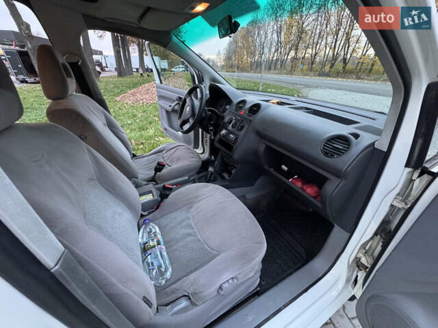 Білий Фольксваген Кадді, об'ємом двигуна 1.97 л та пробігом 462 тис. км за 5650 $, фото 6 на Automoto.ua