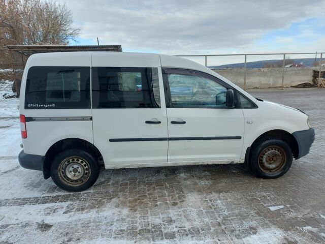 Белый Фольксваген Кадди, объемом двигателя 1.9 л и пробегом 352 тыс. км за 4800 $, фото 5 на Automoto.ua