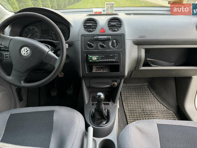 Белый Фольксваген Кадди, объемом двигателя 2 л и пробегом 141 тыс. км за 5100 $, фото 5 на Automoto.ua