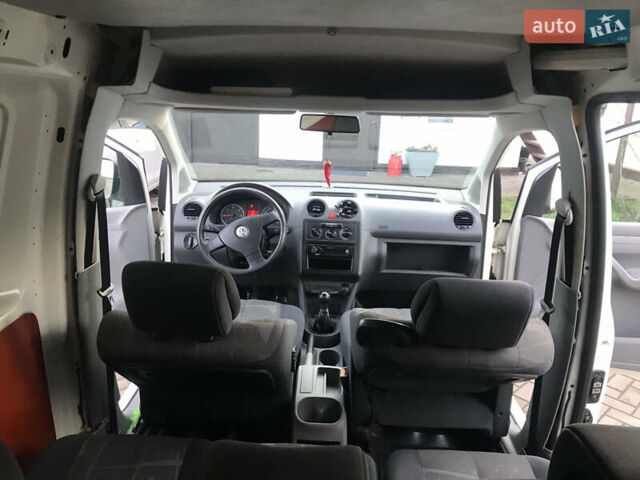 Белый Фольксваген Кадди, объемом двигателя 1.97 л и пробегом 170 тыс. км за 6200 $, фото 1 на Automoto.ua