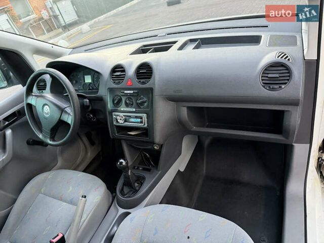 Белый Фольксваген Кадди, объемом двигателя 2 л и пробегом 250 тыс. км за 6500 $, фото 15 на Automoto.ua