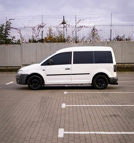 Белый Фольксваген Кадди, объемом двигателя 1.9 л и пробегом 273 тыс. км за 7000 $, фото 4 на Automoto.ua