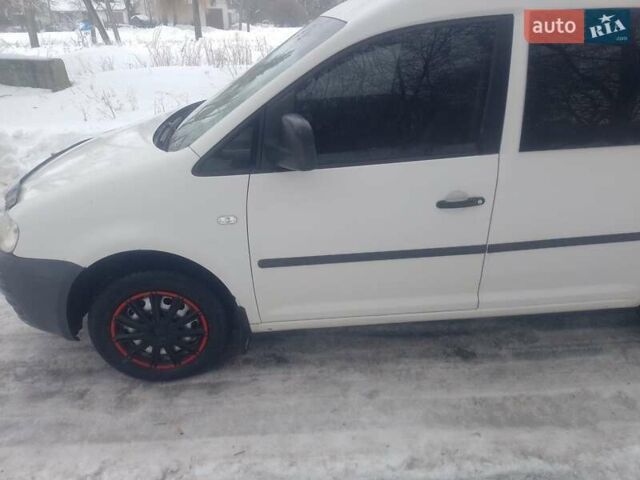 Белый Фольксваген Кадди, объемом двигателя 1.9 л и пробегом 270 тыс. км за 5450 $, фото 21 на Automoto.ua