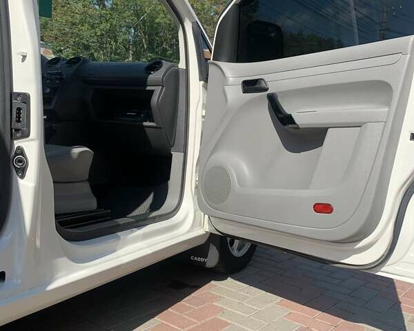 Білий Фольксваген Кадді, об'ємом двигуна 1.98 л та пробігом 470 тис. км за 4000 $, фото 19 на Automoto.ua