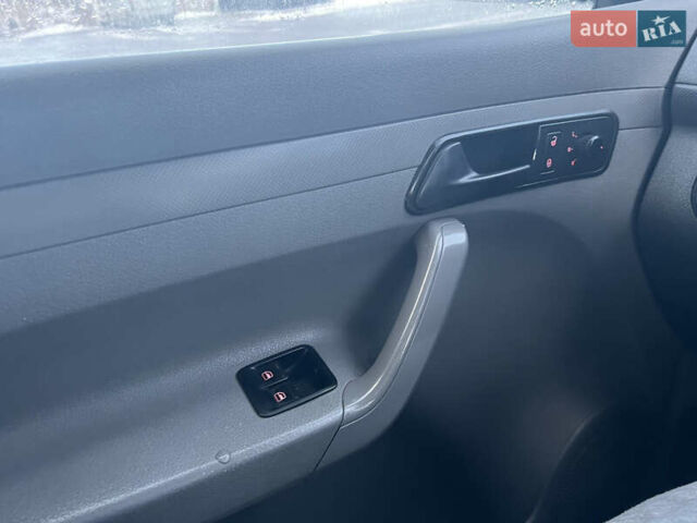 Белый Фольксваген Кадди, объемом двигателя 1.9 л и пробегом 211 тыс. км за 4450 $, фото 6 на Automoto.ua