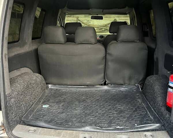 Білий Фольксваген Кадді, об'ємом двигуна 2 л та пробігом 385 тис. км за 4500 $, фото 10 на Automoto.ua