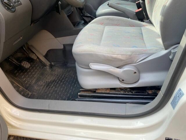 Білий Фольксваген Кадді, об'ємом двигуна 2 л та пробігом 388 тис. км за 4900 $, фото 11 на Automoto.ua