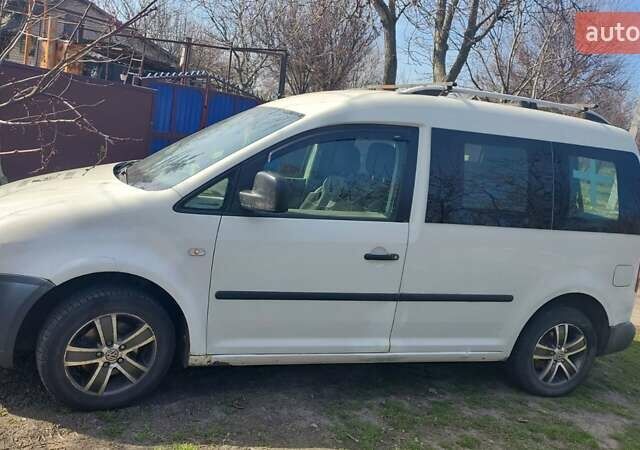 Белый Фольксваген Кадди, объемом двигателя 2 л и пробегом 415 тыс. км за 6000 $, фото 2 на Automoto.ua