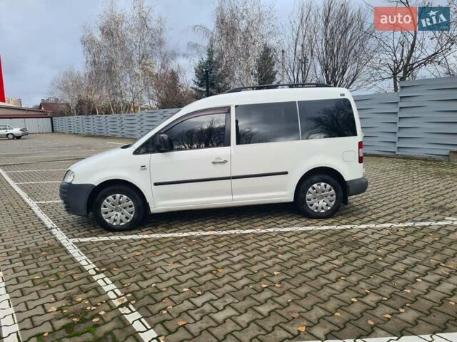 Белый Фольксваген Кадди, объемом двигателя 1.97 л и пробегом 257 тыс. км за 5300 $, фото 2 на Automoto.ua